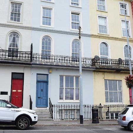 West Beach House -Sea Views Cobh Bagian luar foto