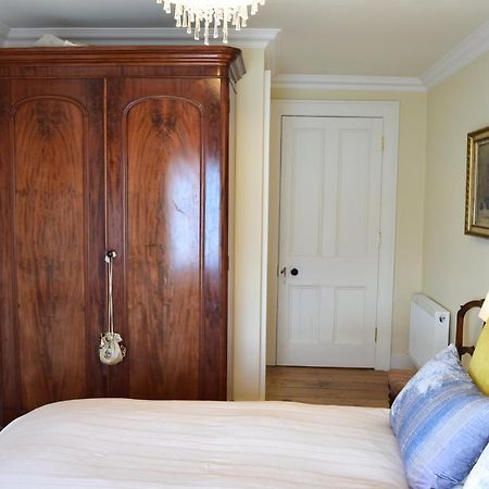 West Beach House -Sea Views Cobh Bagian luar foto