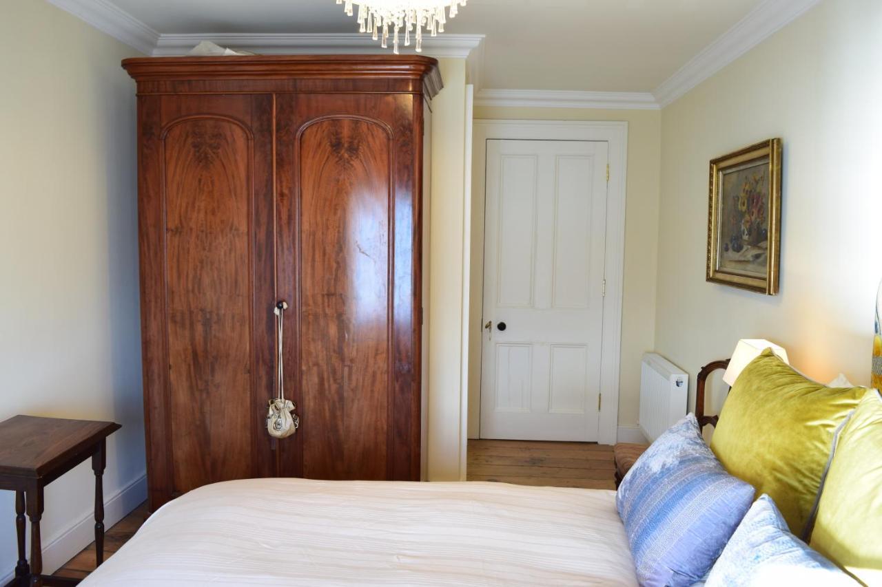 West Beach House -Sea Views Cobh Bagian luar foto